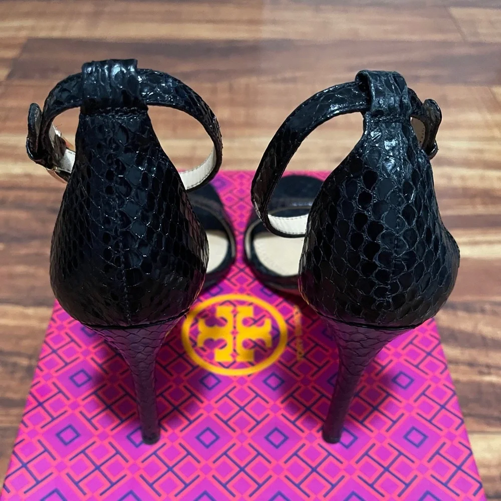 Tory Burch Black Textured Sandals - Picture 4 of 6